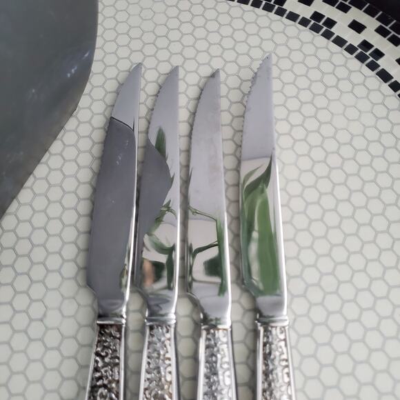 Reed & Barton by Issac MIzrahi Tunis Serrated Steak Knife Set of 4 - Picture 6 of 10